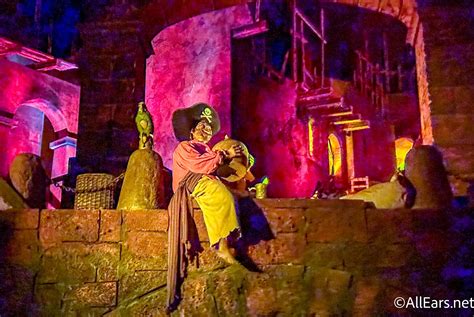 16 Details In Disneys Pirates Of The Caribbean Ride That You Wont See