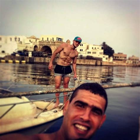 Les Rebeus De La Plage Arabe Gay