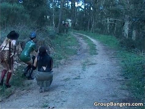 Extraño pero caliente show de sexo al aire libre con chicos XVIDEOS