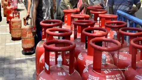 Lpg Cylinder Price Kg Commercial Cylinder Gets Cheaper By Over Rs