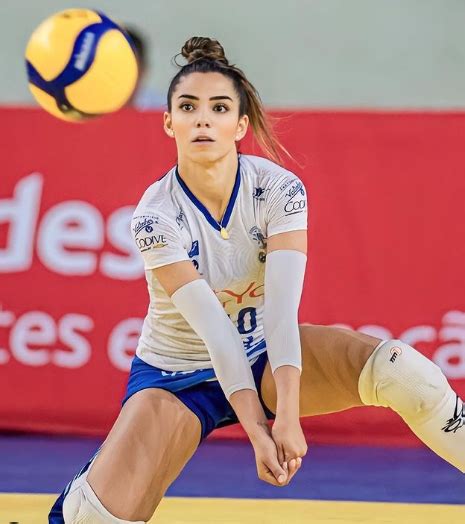 V N Ng B Ng C A Hot Girl B Ng Chuy N T Neymar G T Nh