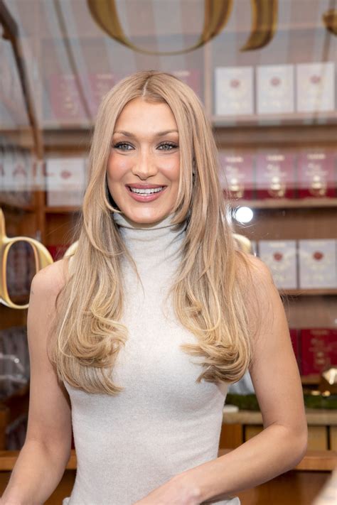 Bella Hadid Busty Mini Skirt Orabella London Hot Celebs Home