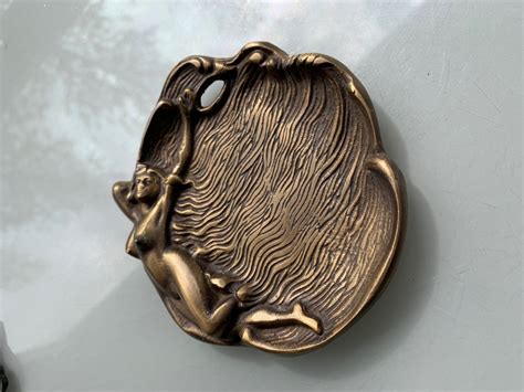 ART NOUVEAU Naked Reclining Lady Solid Brass Deco Australiana TRAY Repo States Collect