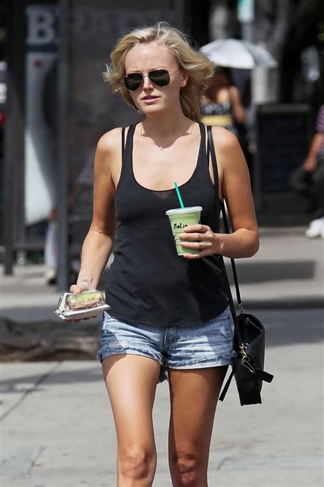 Malin Akerman Busty And Leggy Wearing See Through To Bra Top And Denim Hotpants Porn Pictures