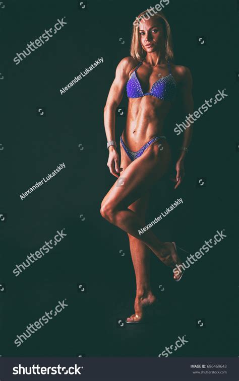 Fitness Bikini Girl On Black Stock Photo 686469643 Shutterstock