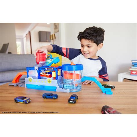 Игровой набор Mattel Hot Wheels Сити Мега автомойка FTB66 детские игрушки с доставкой от