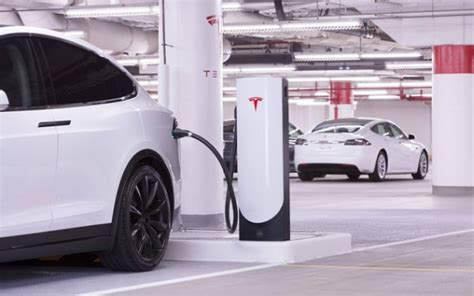 Tesla Launches V3 Superchargers To Fill Up Your Model 3 At 250 kW, 75 ...