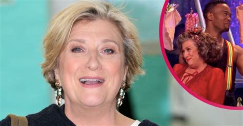 Caroline Quentin Strips Naked And As She Shares Skinny Dipping Video