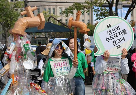 플라스틱 협약 체결 더 크게 요구해야 왜냐면