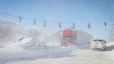 Winter Storm In Us 2022 Buffalo New York Death Toll Climbs To 25 Over 2 000 Flights Cancelled