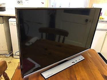 Samsung 32” LED television, model T32E310EX, with remote control | in ...