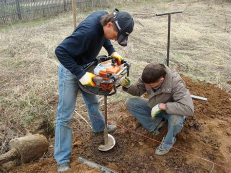 Бурение под столбы забора