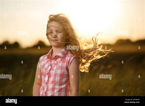 Enfant Blonde Banque De Photographies Et Dimages Haute R Solution Alamy