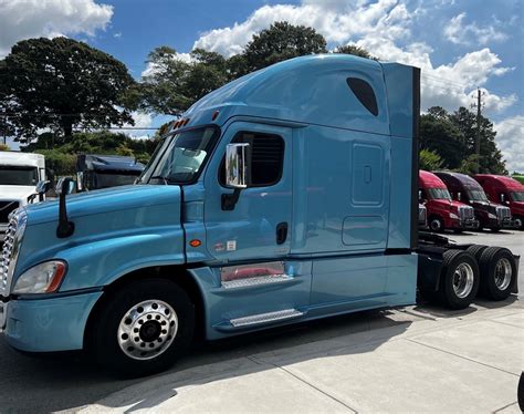 Freightliner Cascadia Vanguard Truck Centers