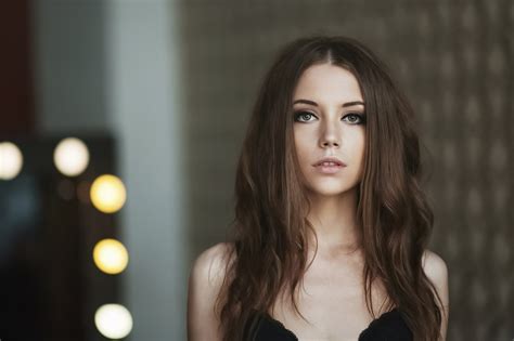 Maxim Maximov Women Ksenia Kokoreva Brunette Long Hair Looking At