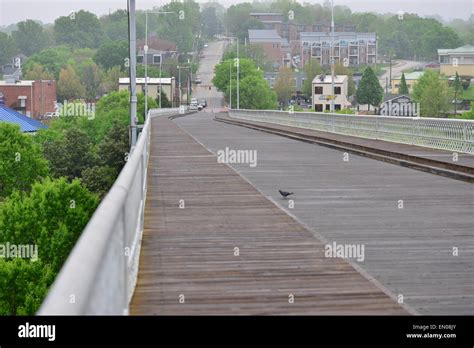 Walnut Bridge In Chattanooga Stock Photo Alamy