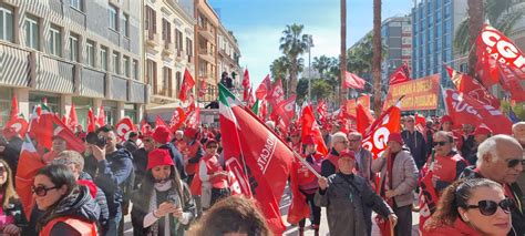 Cgil E Spi In Piazza A Bari Diritto Alla Salute Per Tutti Non Solo