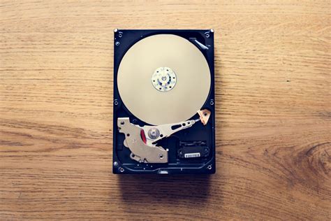 memasang hard disk  komputer  pc