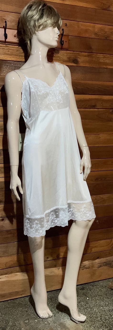 Vintage Lingerie 1970s VANITY FAIR Ivory Size 38 L Full Slip Etsy