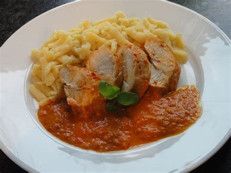 Paprikahendl mit Spätzle Flachgau