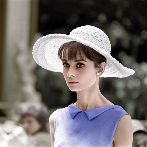 31 Colorful Photos Show Hat Styles That Audrey Hepburn Often Wore From ...