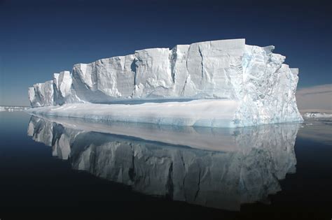 The Ocean Race: Iceberg detection from space - CLS
