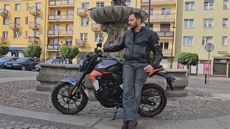 Zdjęcia 01 Barton Naked 125 Test Barton Naked 125 Test i opinia Na co zwrocic uwage