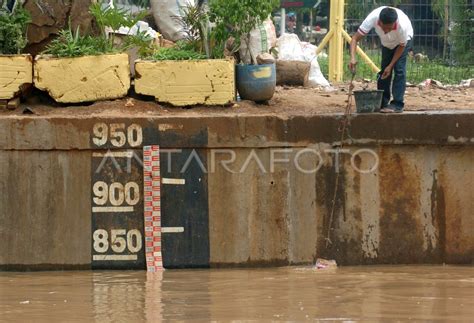 Pintu Air Antara Foto