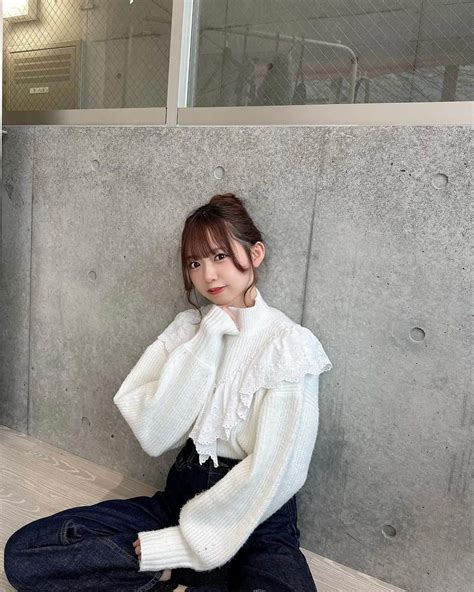 畑美紗起さんのインスタグラム写真 畑美紗起instagram 「おひさしぶりにおだんご🍡♡ なんの髪型がすき？ ニット🧶 Stripeclub Clb わたしとコラボのニット🤍☁️