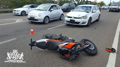 Cagliari Scontro Auto Moto Ferito Motociclista