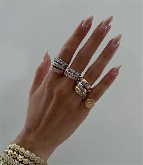 Nealie Boschma Adlı Kullanıcının Iced Out Panosundaki Pin 2024 Yüzük