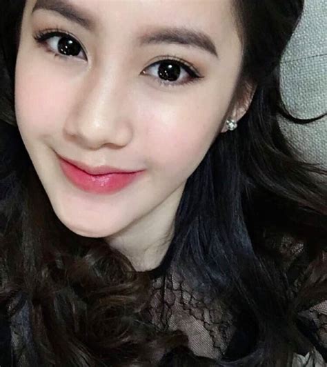 Vừa giàu vừa xinh vừa giỏi Đây chính là hot girl số của Lào và cô ấy là người gốc Việt