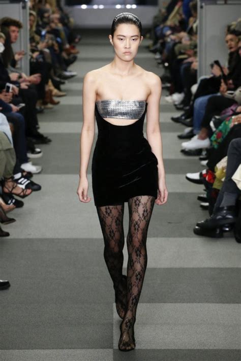 Бельевой стиль: топ, платье, майка 100+ новинок на фото