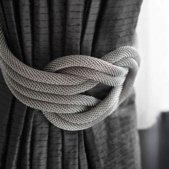 Подхваты для штор (56 фото): металлические прихваты, кисти-прихватки и ...