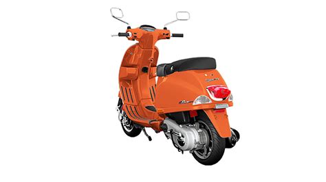 Vespa Sxl 125 Rear View Image Bikewale