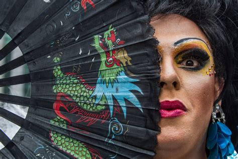 Parada Gay de São Paulo reúne cerca de 20 mil pessoas diz PM 07 06 2015 UOL Notícias