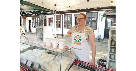 Условията на село направиха фермерството да е изцяло семейно ...