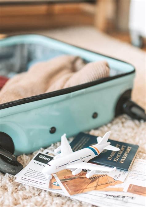 What to Pack for England: 24 Vital Things for Your Packing List for