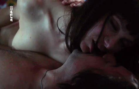 Naked Julia Koschitz In Gefangen Der Fall K