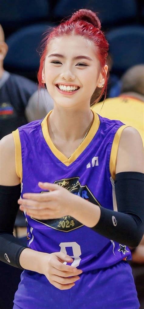 Pin By Leychan On Bini Pretty Brunette Tiktok Style Cute Friend Photos