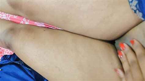 Horny Housewife Nail Paint And Fingering Her Pussy With Nails XHamster