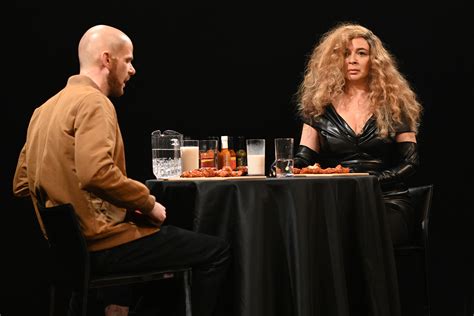SNL s Beyoncé Hot Ones Parody Earned Maya Rudolph an Emmy