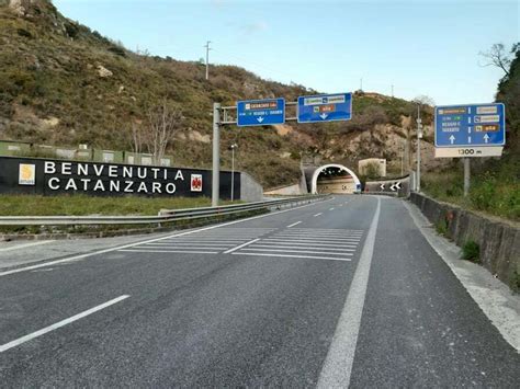 Catanzaro Conclusi I Lavori Di Manutenzione Della Galleria Sansinato