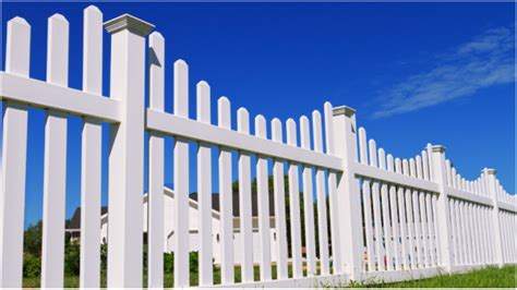 Vinyl Vs Wood Fences Comparison Guide Published By Fencing Hardware