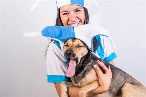 Aficionado Argentino Celebrando Con Su Perro Joven Latina Chica Copa Del Mundo Copa Del Mundo