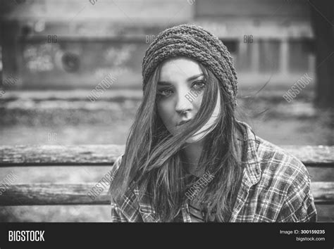 Homeless Girl Young Image And Photo Free Trial Bigstock