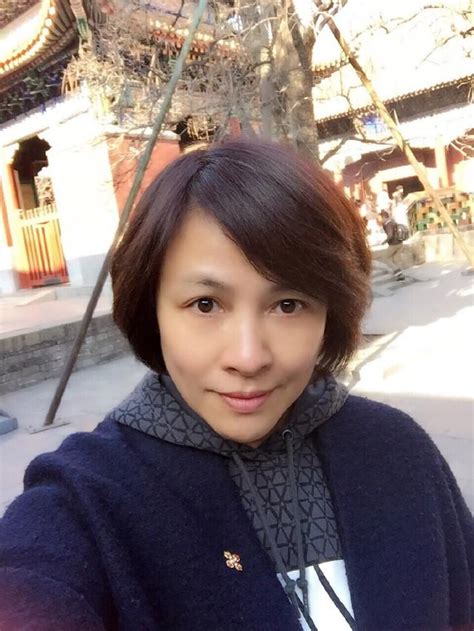 她24歲走紅，27歲不顧父母反對嫁去國外，如今45歲已成單親媽媽 每日頭條