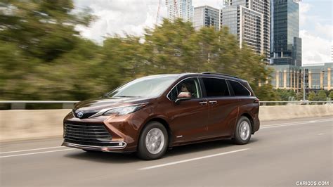 Toyota Sienna | 2021MY Hybrid XLE AWD (Color: Sunset Bronze Mica ...