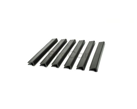 Скоба крепления обтекателя порогов / Держатель пластикового порога ...