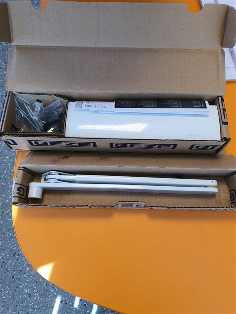 GEZE TS2000 durvju aizvērējs | AMG montāža